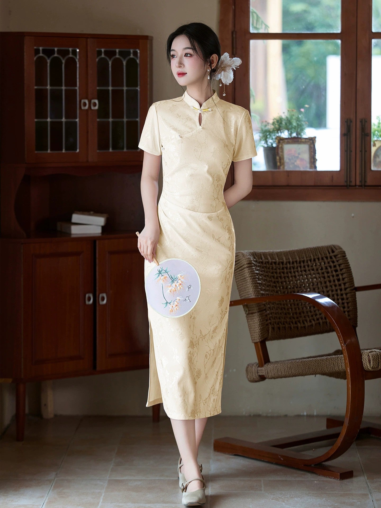Yellow Floral Short Sleeve Qipao Dress | Slim Mandarin Midi