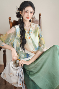 New Chinese Style Two-Piece Set with Flowing Green Skirt