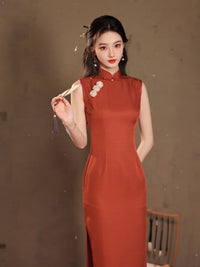 Elegant Sleeveless Chinese Qipao Dress With Modern Design