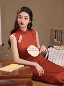 Elegant Sleeveless Chinese Qipao Dress With Modern Design