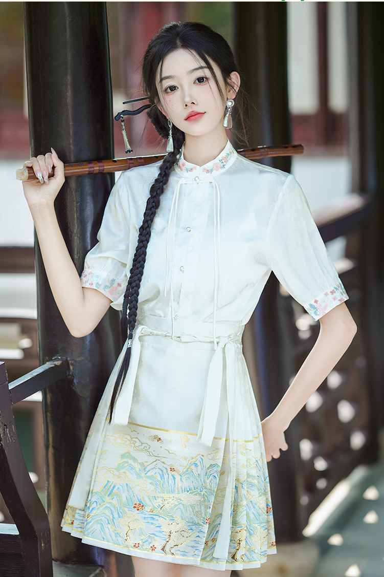 Two-Piece Mamianqun Hanfu Set with Elegant Embroidery