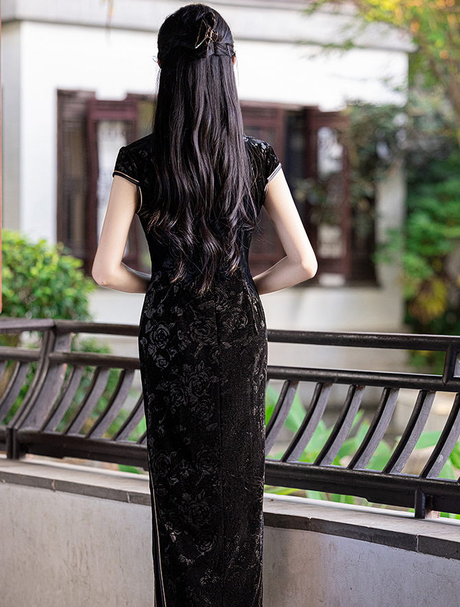Embroidered Cheongsam Dress with Side Slit