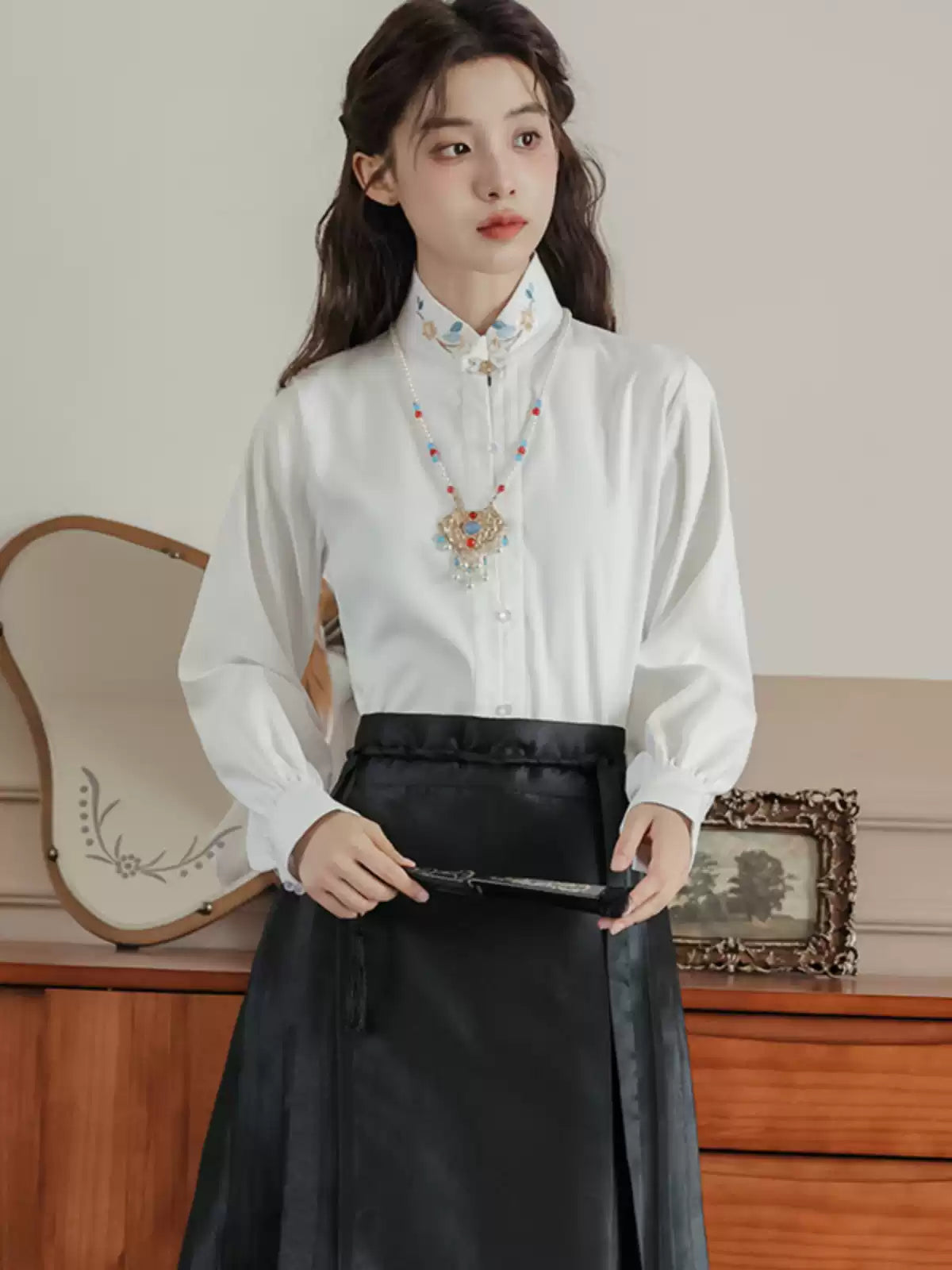 Women's Chinese Style Shirt Collar Embroidery