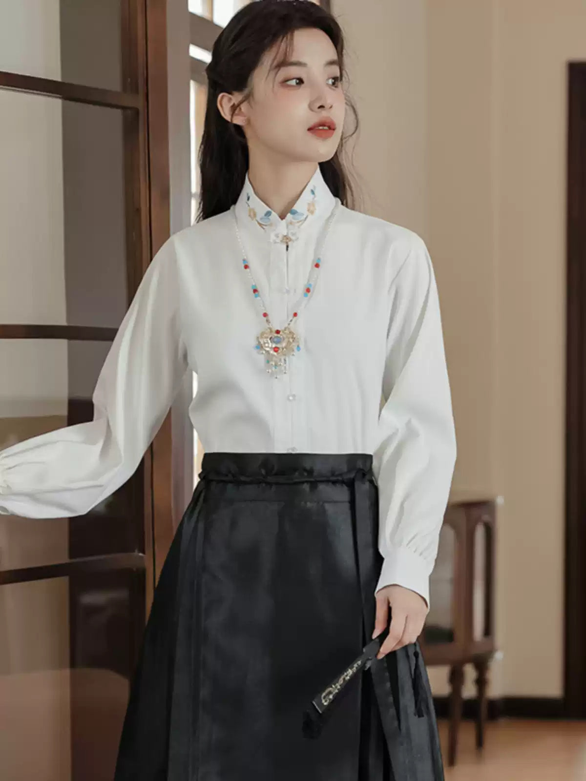 Women's Chinese Style Shirt Collar Embroidery