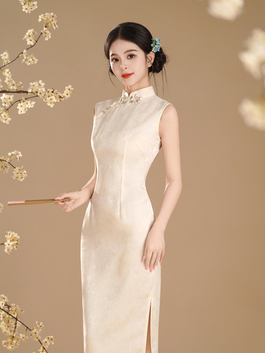 Elegant Milky White Sleeveless Qipao | Slim-fit Low Slit Mandarin Collar Summer Dress