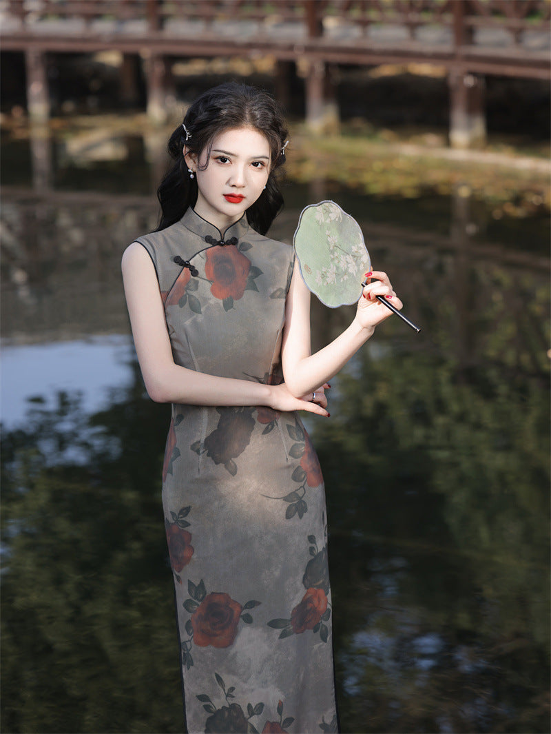 Elegant Floral Chinese-Inspired Sleeveless Long Dress with Vintage Design