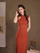 Elegant Sleeveless Chinese Qipao Dress With Modern Design