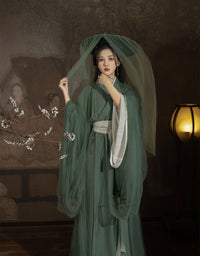 Elegant Traditional Green Flowing Robe Set with Veil