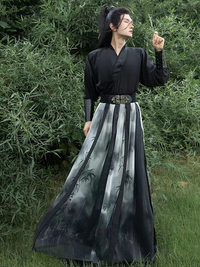 Elegant Traditional Hanfu Outfit with Bamboo Print Skirt and Black Robe