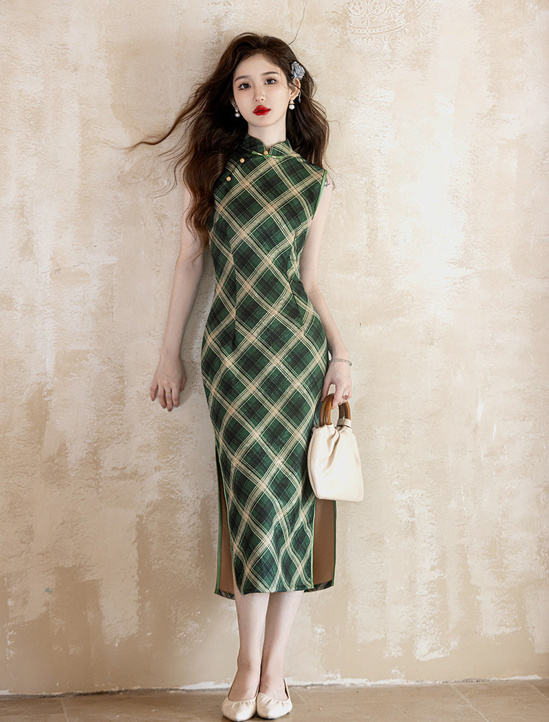 Green Plaid Cheongsam Dress With Modern Elegance