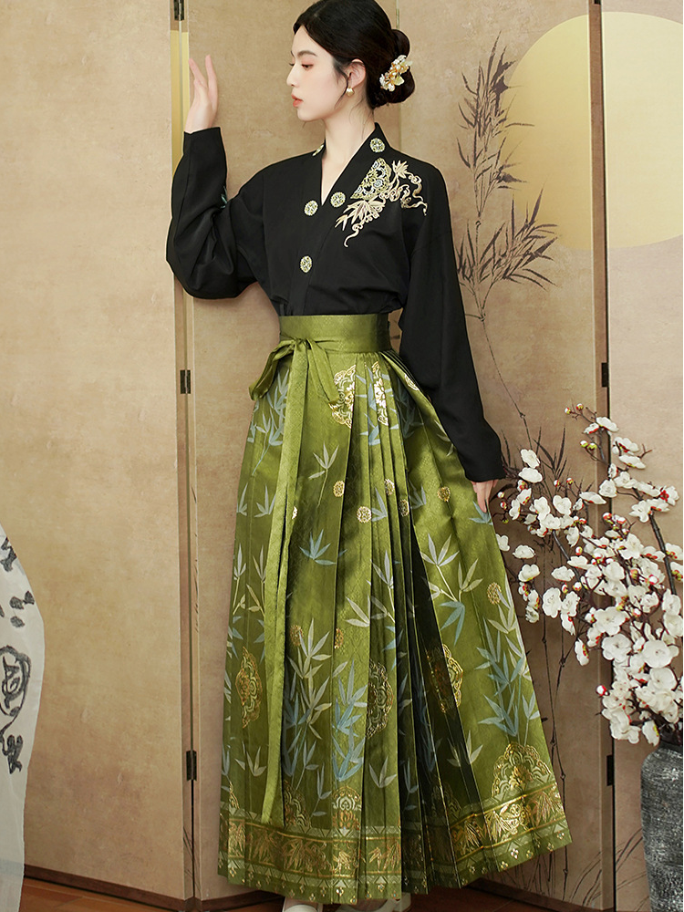 Elegant Bamboo Embroidered Hanfu Mamianqun Set for Women