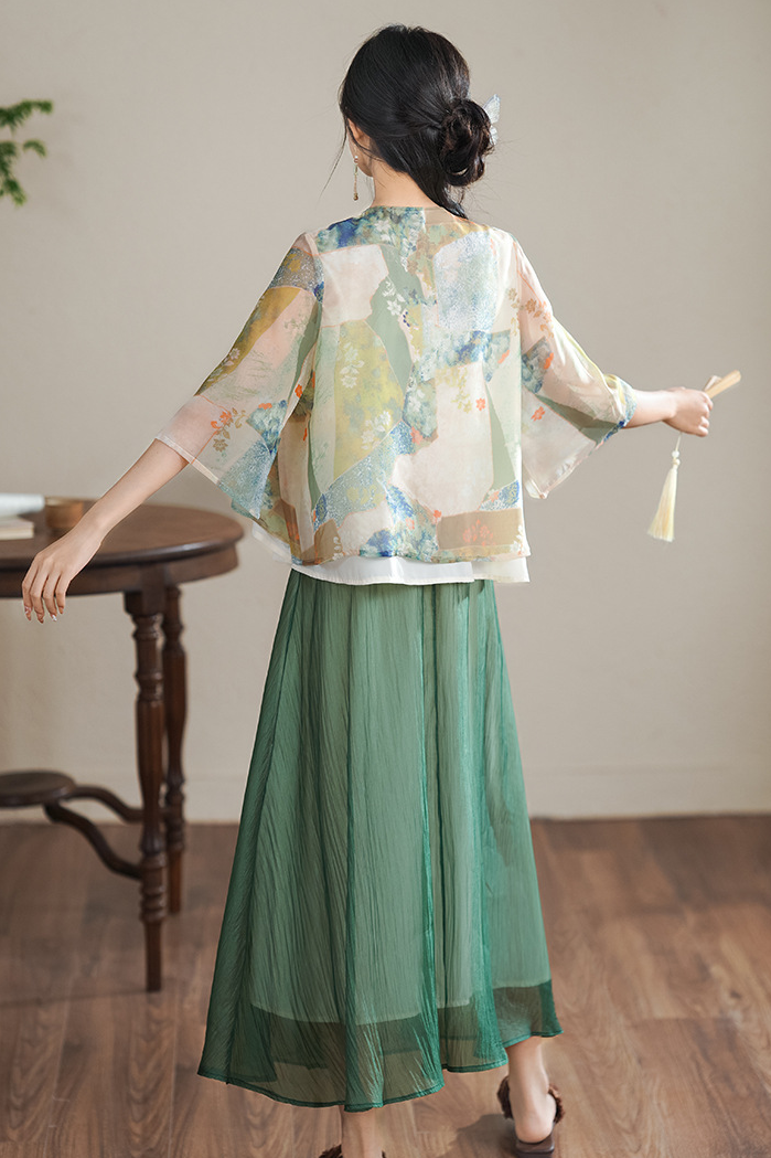 New Chinese Style Two-Piece Set with Flowing Green Skirt