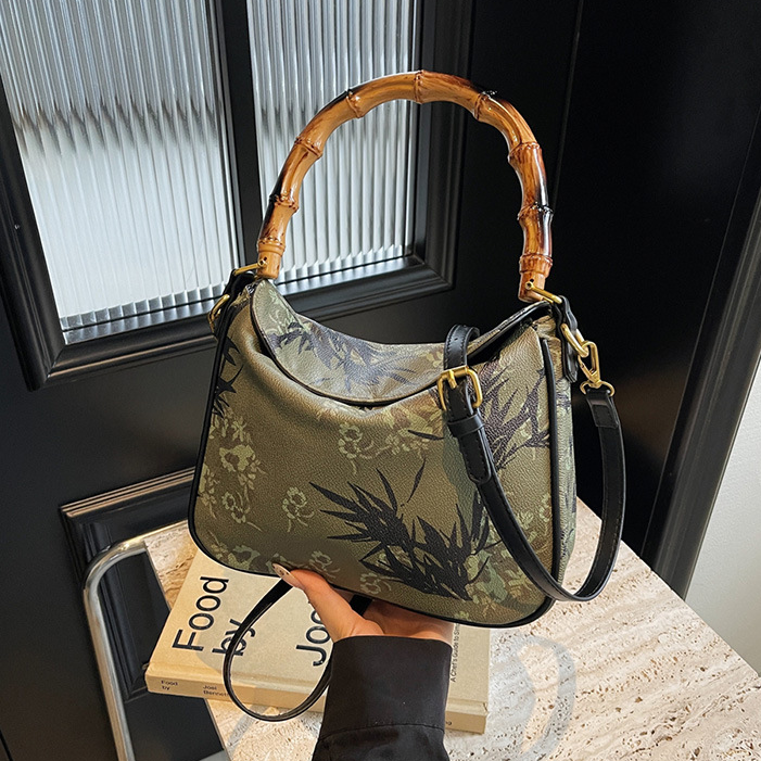 Elegant Bamboo Handle Handbag with Floral Pattern, Perfect for Hanfu Outfits