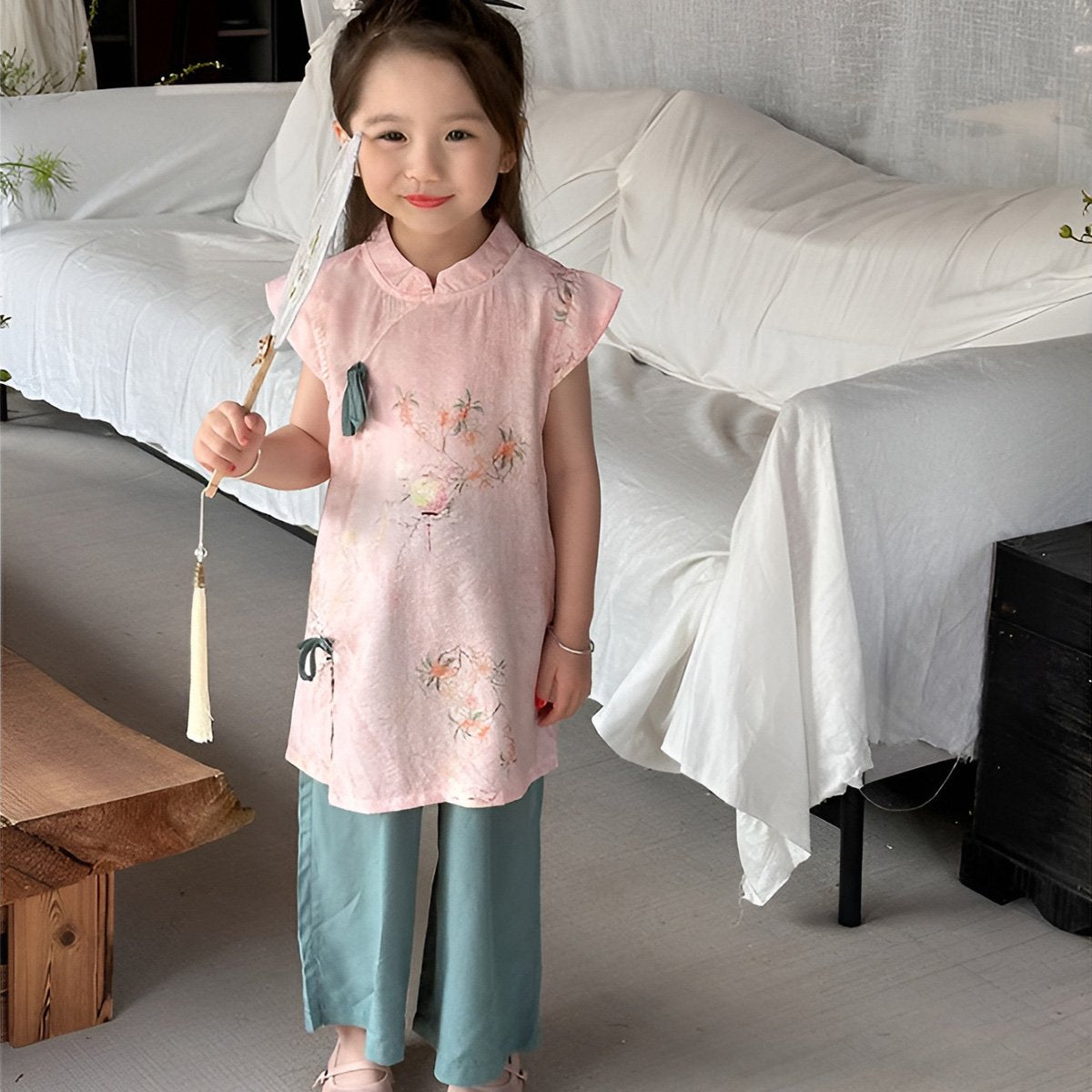 Girls' Embroidered Floral Hanfu Set - Chinese Outfit |