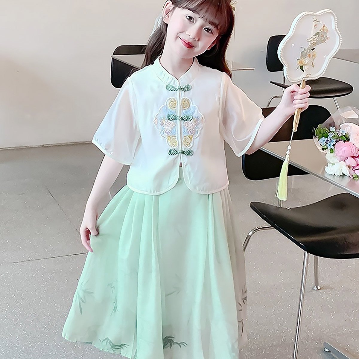 Girls' White and Green Hanfu Clothing Two-Piece Set