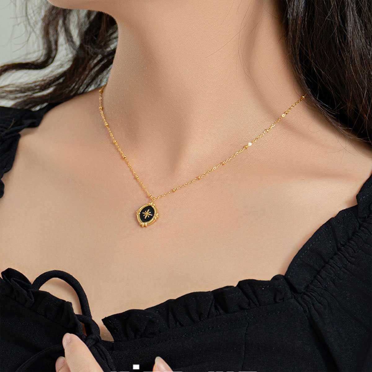 Black Polaris Oval Pendant Necklace Simple Court Style Fashion Jewelry for Women