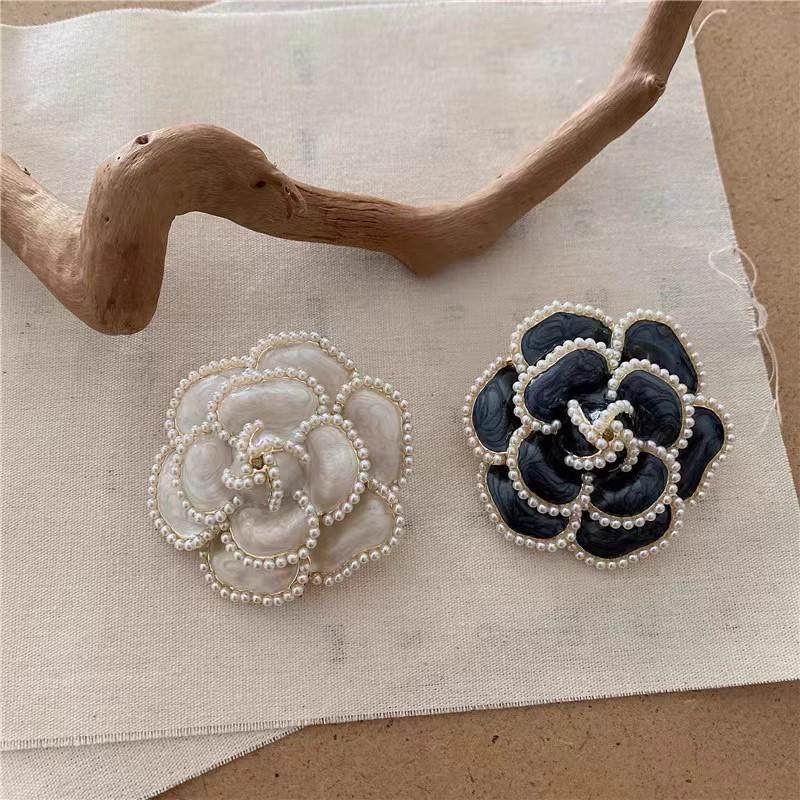 Women Enamel Camellia Fashion Rose Flower Brooch Alloy Pearl Coat Brooch Gift