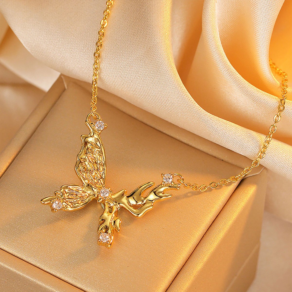 Elegant Vintage Butterfly Pendant Necklace and Earrings Set Stylish Jewelry Gift