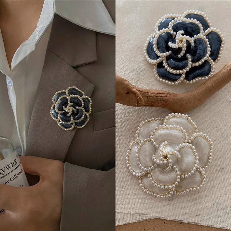 Women Enamel Camellia Fashion Rose Flower Brooch Alloy Pearl Coat Brooch Gift