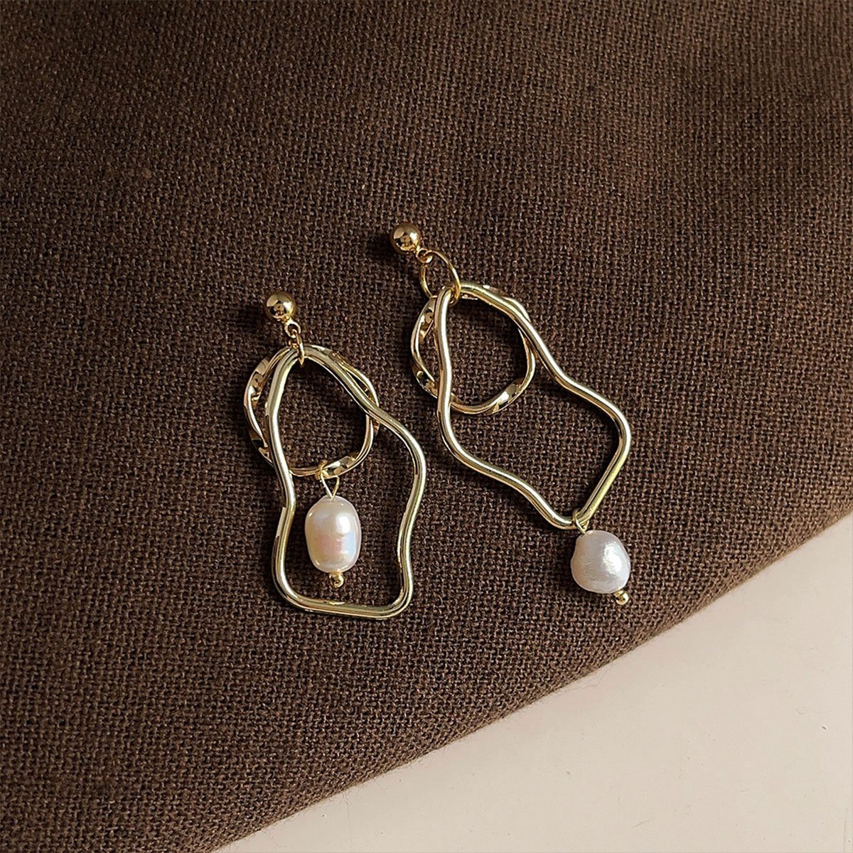 Vintage Baroque Style Imitation Pearl Earrings Women Elegant Fashion Jewelry