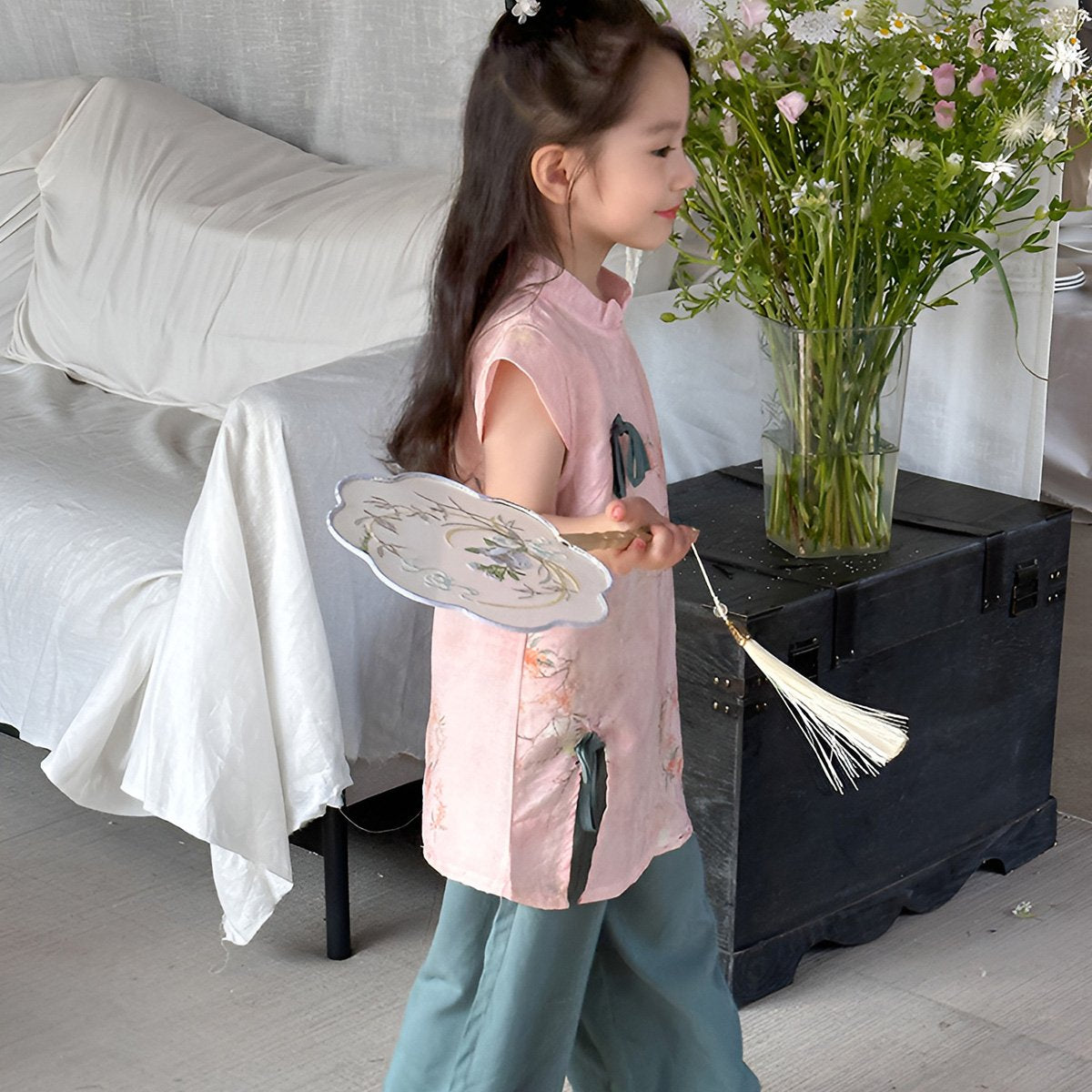 Girls' Embroidered Floral Hanfu Set - Chinese Outfit |