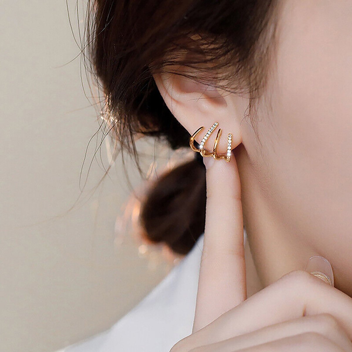 Women Fashion Four Claw Stud Earrings Elegant Jewelry Accessories for Ladies