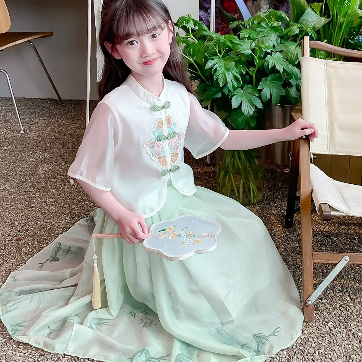 Girls' White and Green Hanfu Clothing Two-Piece Set