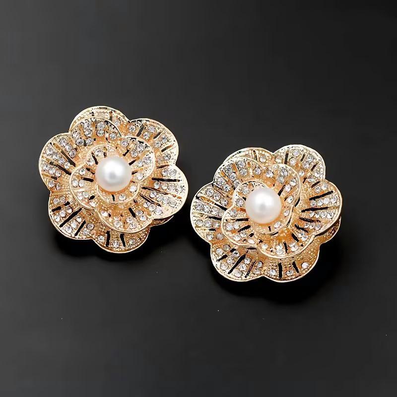 Pearl Flower Brooch