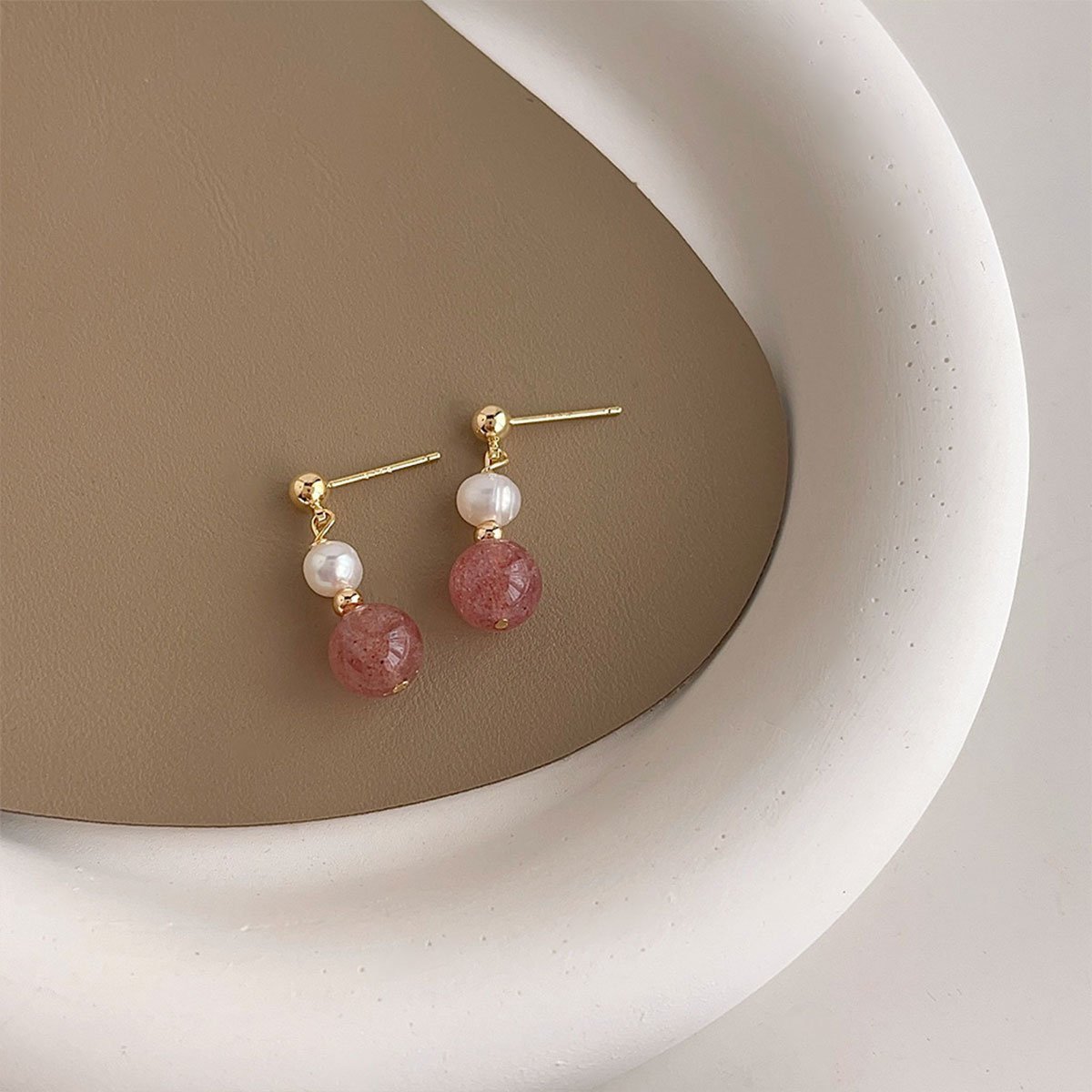 Elegant Strawberry Crystal Stud Earrings with Imitation Pearl Women Fashion