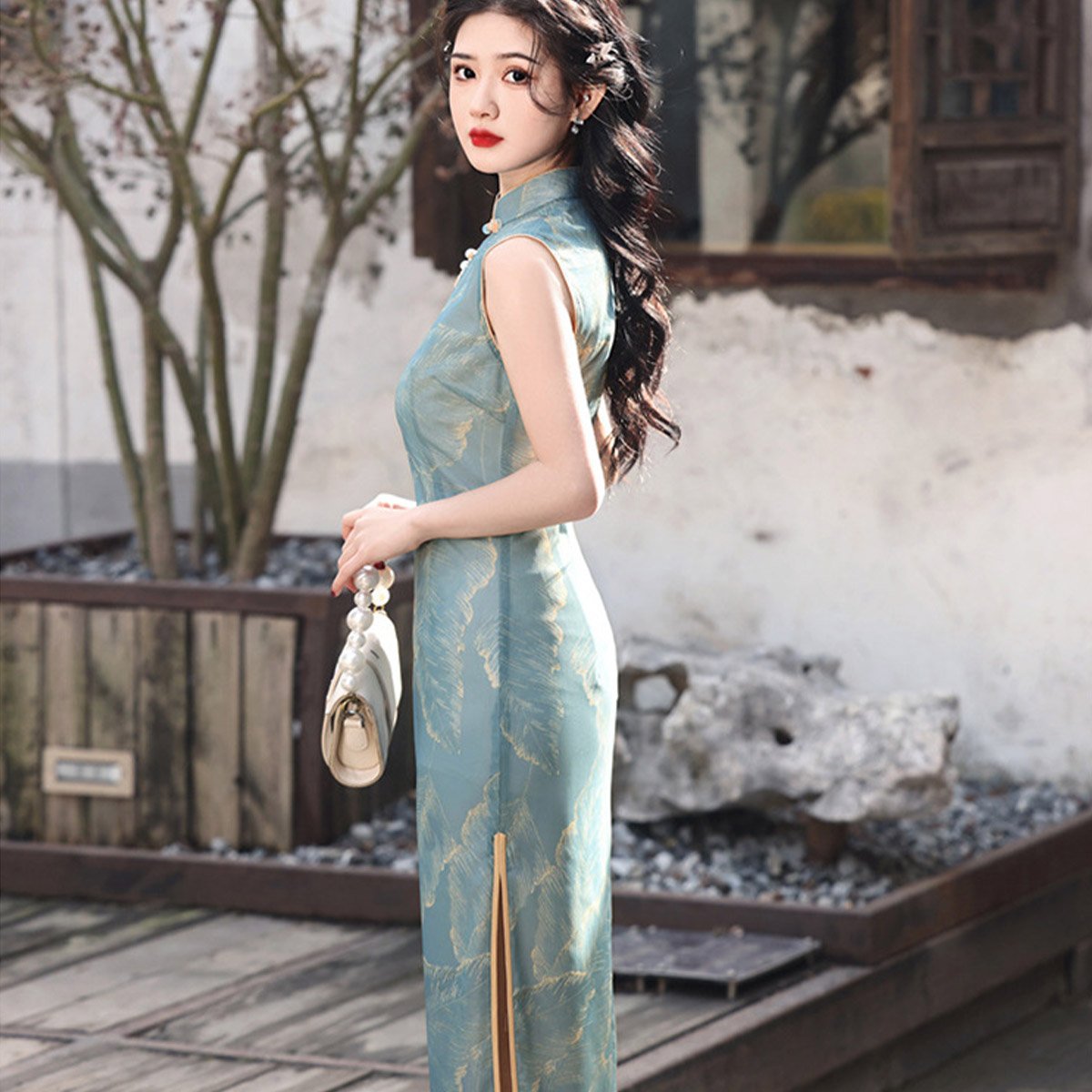 Sleeveless Blue Floral Cheongsam Dress