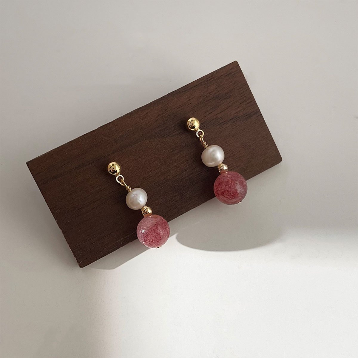 Elegant Strawberry Crystal Stud Earrings with Imitation Pearl Women Fashion