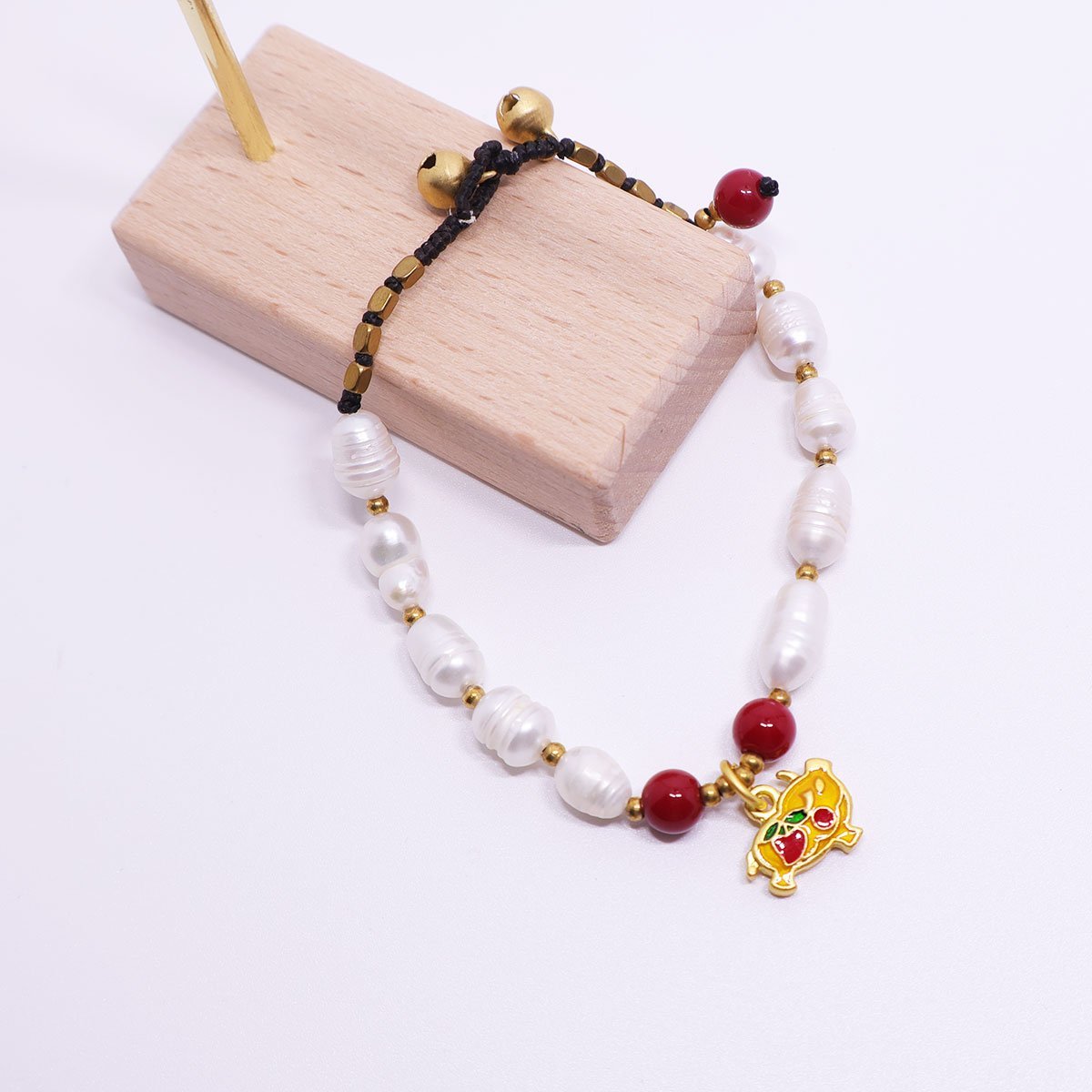 Aniaml Pearl Handmade Bracelet RedStone Sky Bead Fashion Round Bead Bracelet